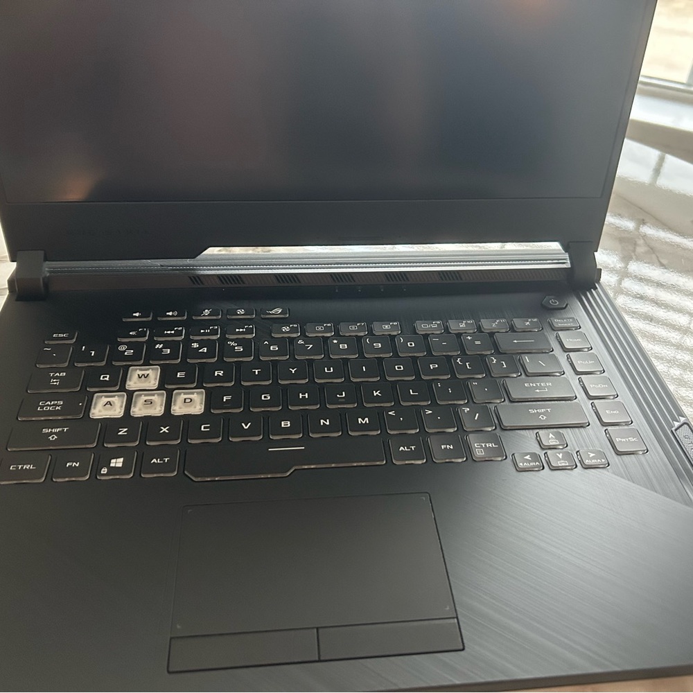 ASUS ROG GAMING LAPTOP (2019) - Picture 7 of 11